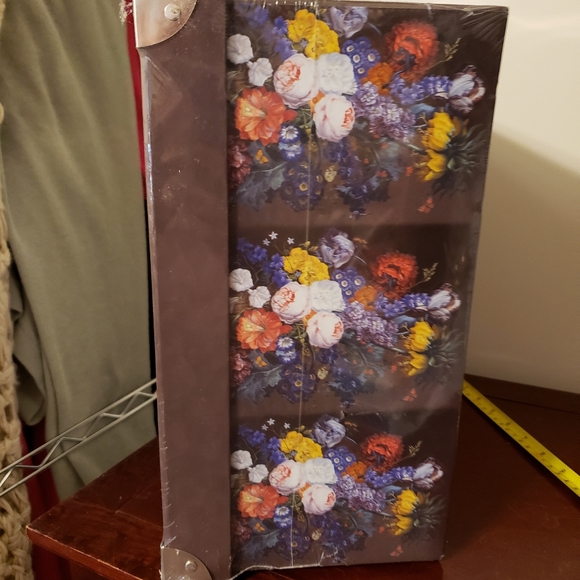 Trunk Gift Set - Picture 2 of 12